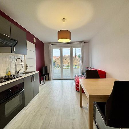 Domaine Des 5 Roses - Rose Rouge Apartment La Guierche Ngoại thất bức ảnh