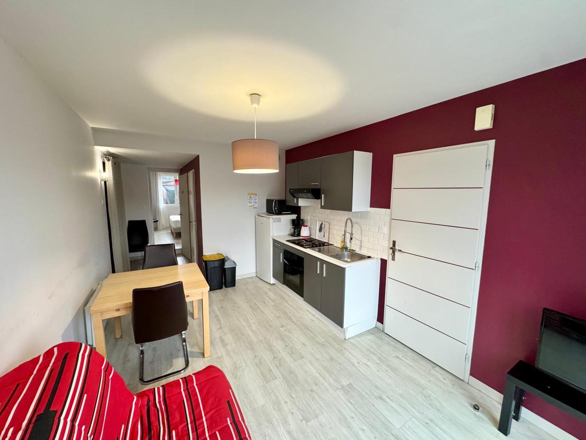 Domaine Des 5 Roses - Rose Rouge Apartment La Guierche Ngoại thất bức ảnh